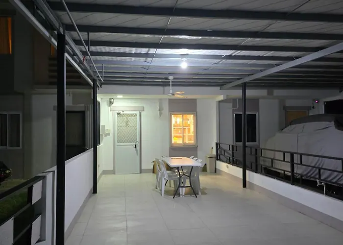 Apartment With Car Park, Wifi, Netflix Compostela (Cebu)